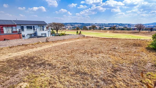1 215 m² Land