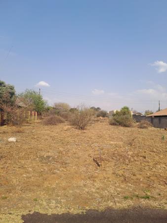 1 000 m² Land
