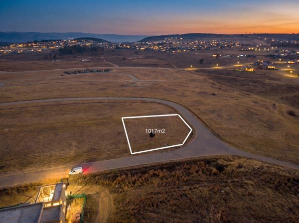 1 017 m² Land