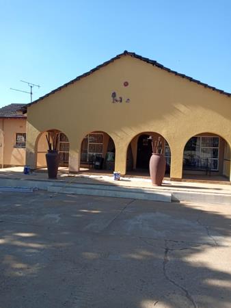 2 100 m² Land