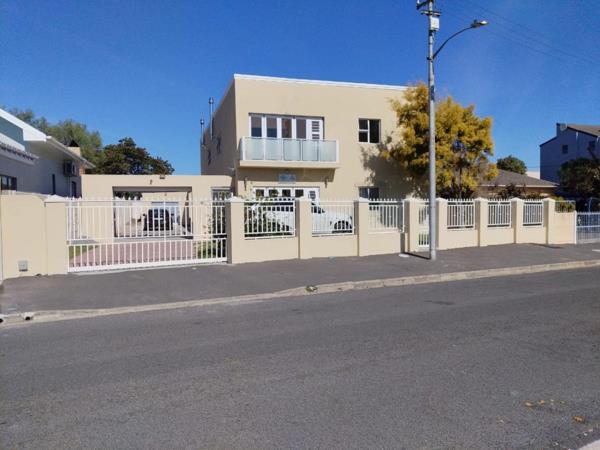 6 Bedroom House