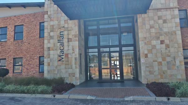 472 m² Office Space