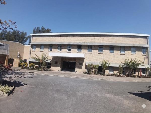 1 350 m² Commercial space