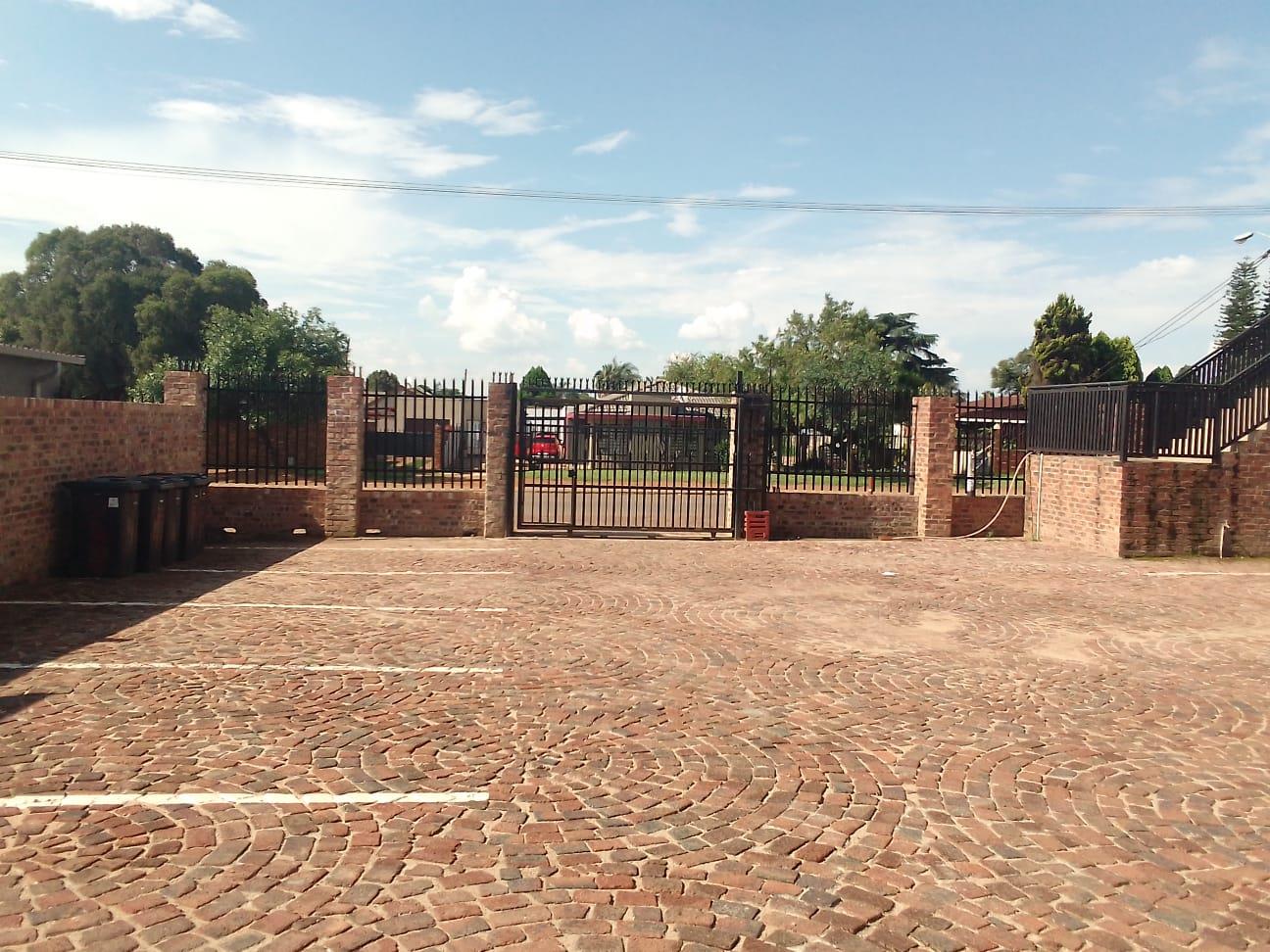 1 Bedroom Apartment in Jan Niemand Park