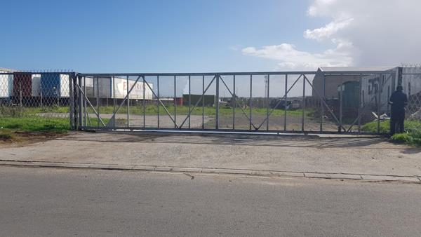 1 170 m² Land