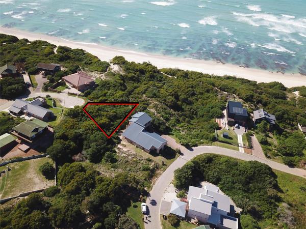 798 m² Land