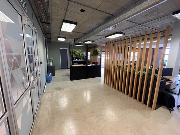 208 m² Commercial space