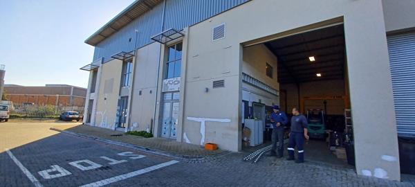 296 m² Industrial space