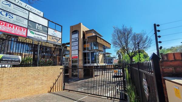 985 m² Office Space