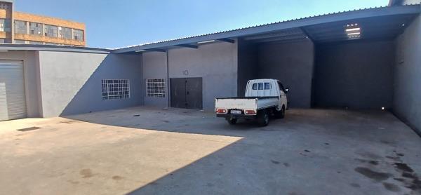 705 m² Industrial space