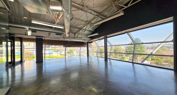 715 m² Commercial space