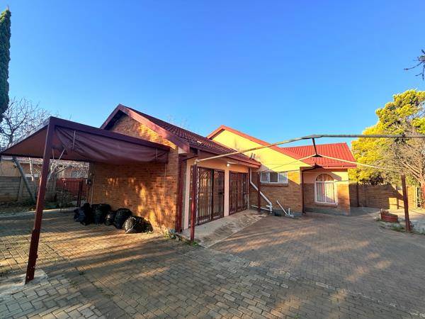 8 Bedroom House