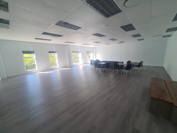 300 m² Office Space