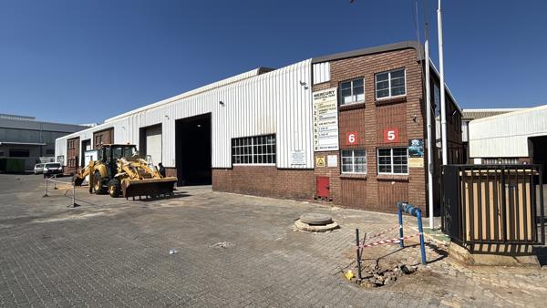 690 m² Industrial space