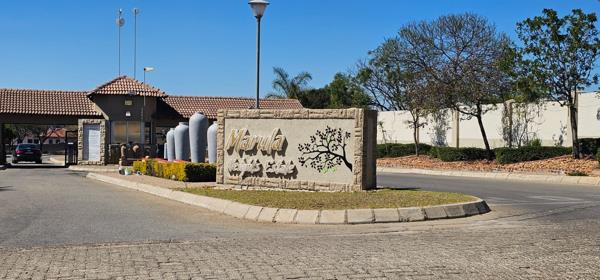 728 m² Land