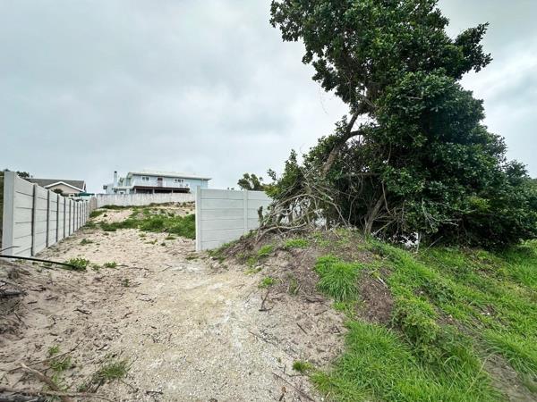 700 m² Land