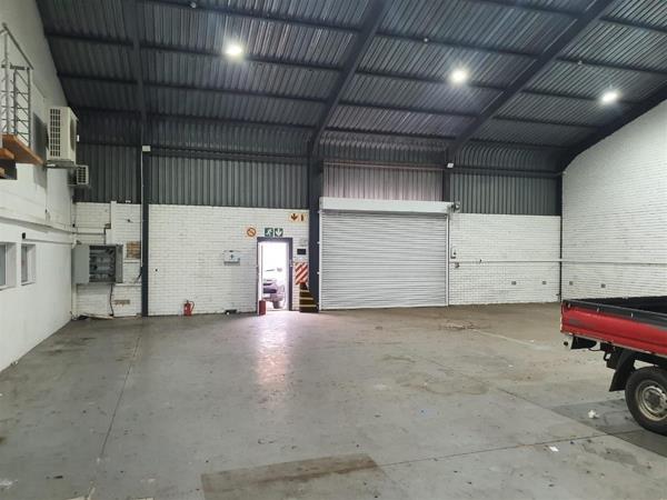 815 m² Industrial space