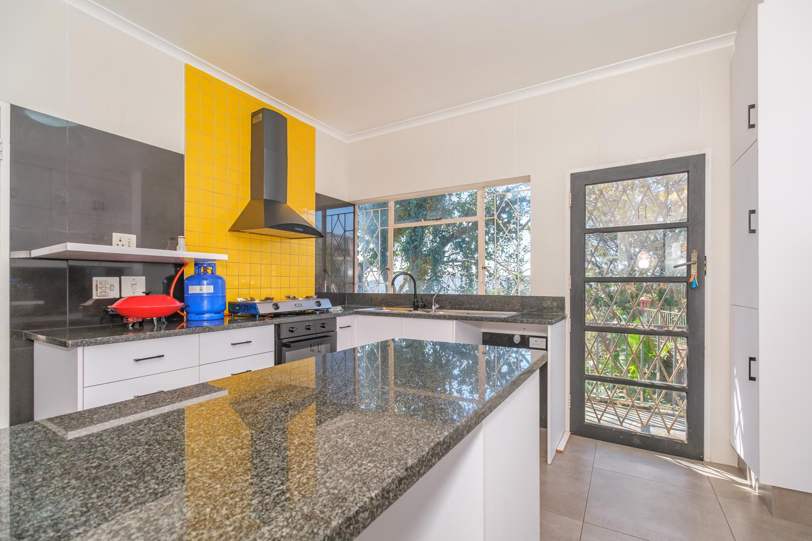 4 Bedroom House in Helderkruin
