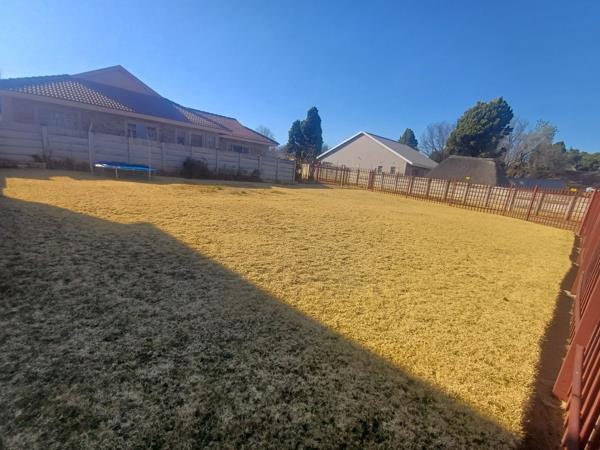 650 m² Land