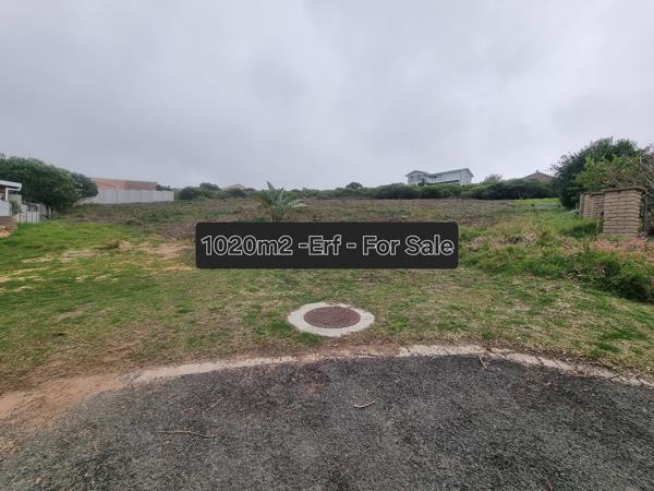 1 020 m² Land