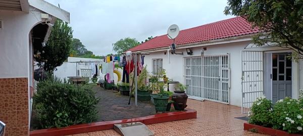8 Bedroom House