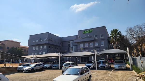 235 m² Office Space