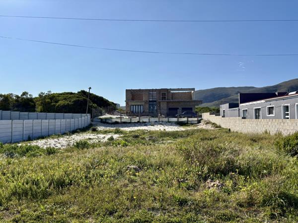 595 m² Land