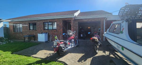 6 Bedroom House