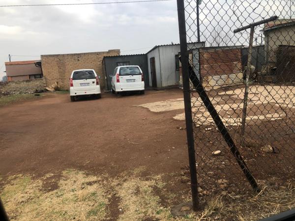 250 m² Land