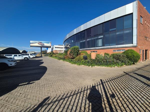 606 m² Industrial space