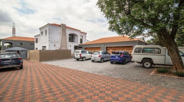 5 Bedroom House