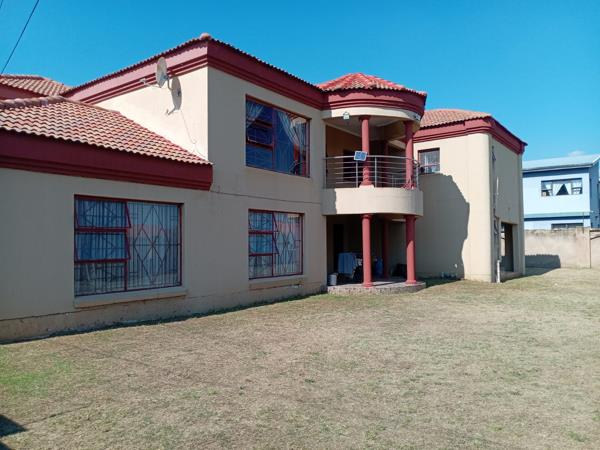 6 Bedroom House