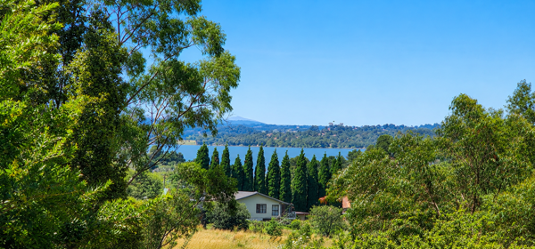 1 210 m² Land