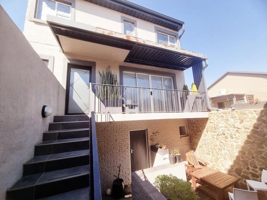 2 Bedroom Duplex