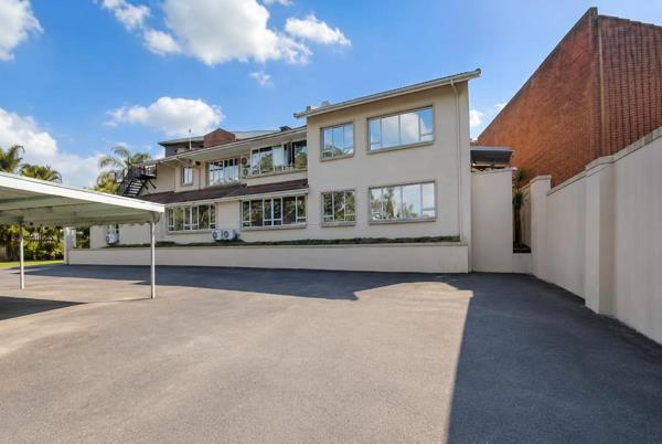 817 m² Office Space