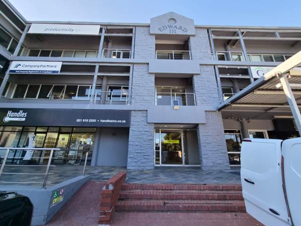 243 m² Commercial space