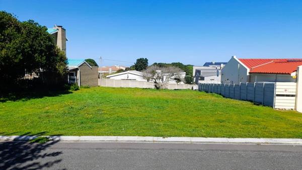 595 m² Land