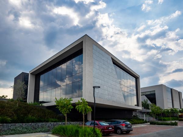 675 m² Commercial space