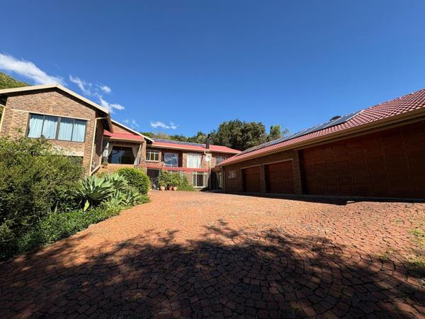 6 Bedroom House