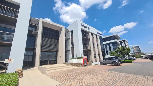 585 m² Office Space