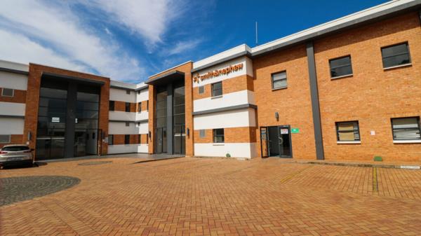 393 m² Commercial space