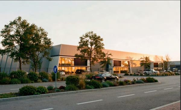 891 m² Industrial space