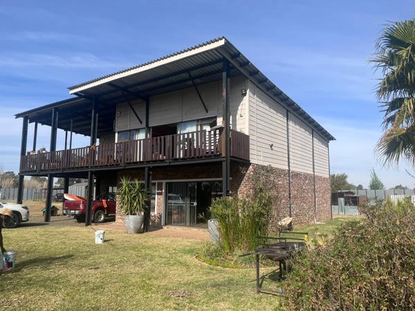 4.3 ha Smallholding