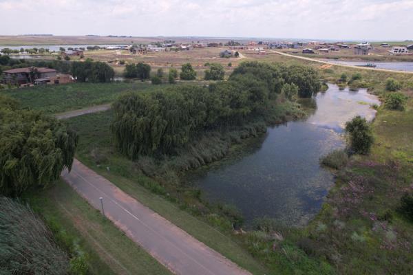 1 005 m² Land
