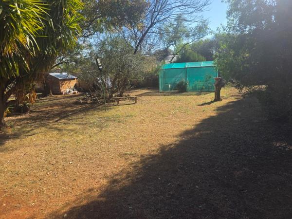 800 m² Land