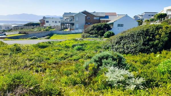 563 m² Land