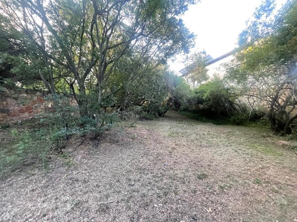 2 000 m² Land