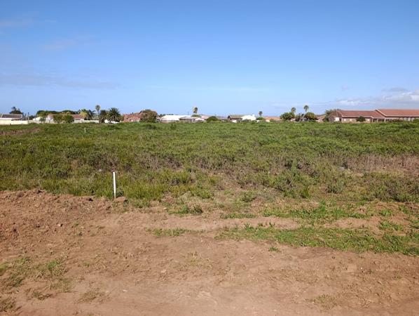 740 m² Land