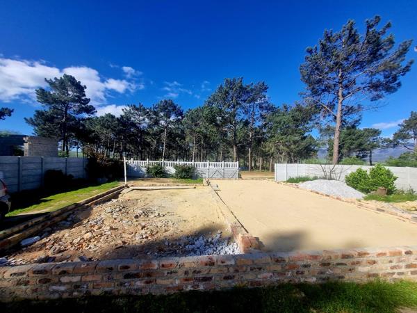 595 m² Land