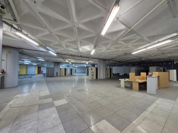 2 684 m² Commercial space